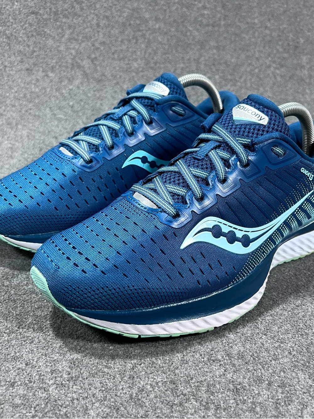 Saucony Women's Guide 13 Running Shoes Aqua Blue Size 9.5 W Athletic Sneakers